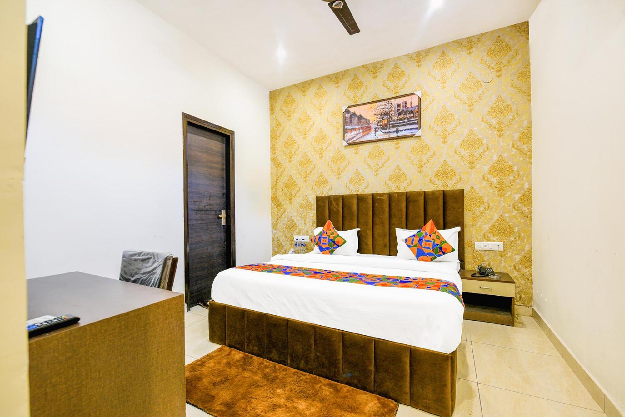 Fabhotel Royal Regency I Ludhiana Esterno foto