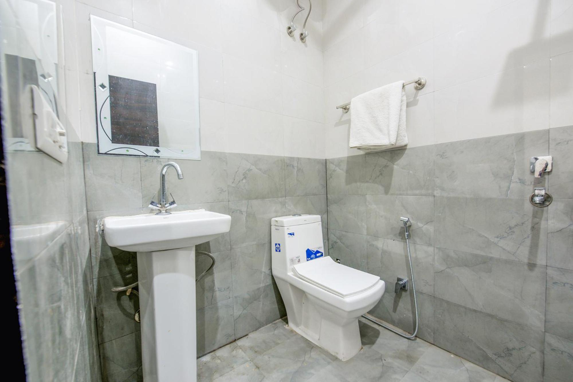 Fabhotel Royal Regency I Ludhiana Esterno foto