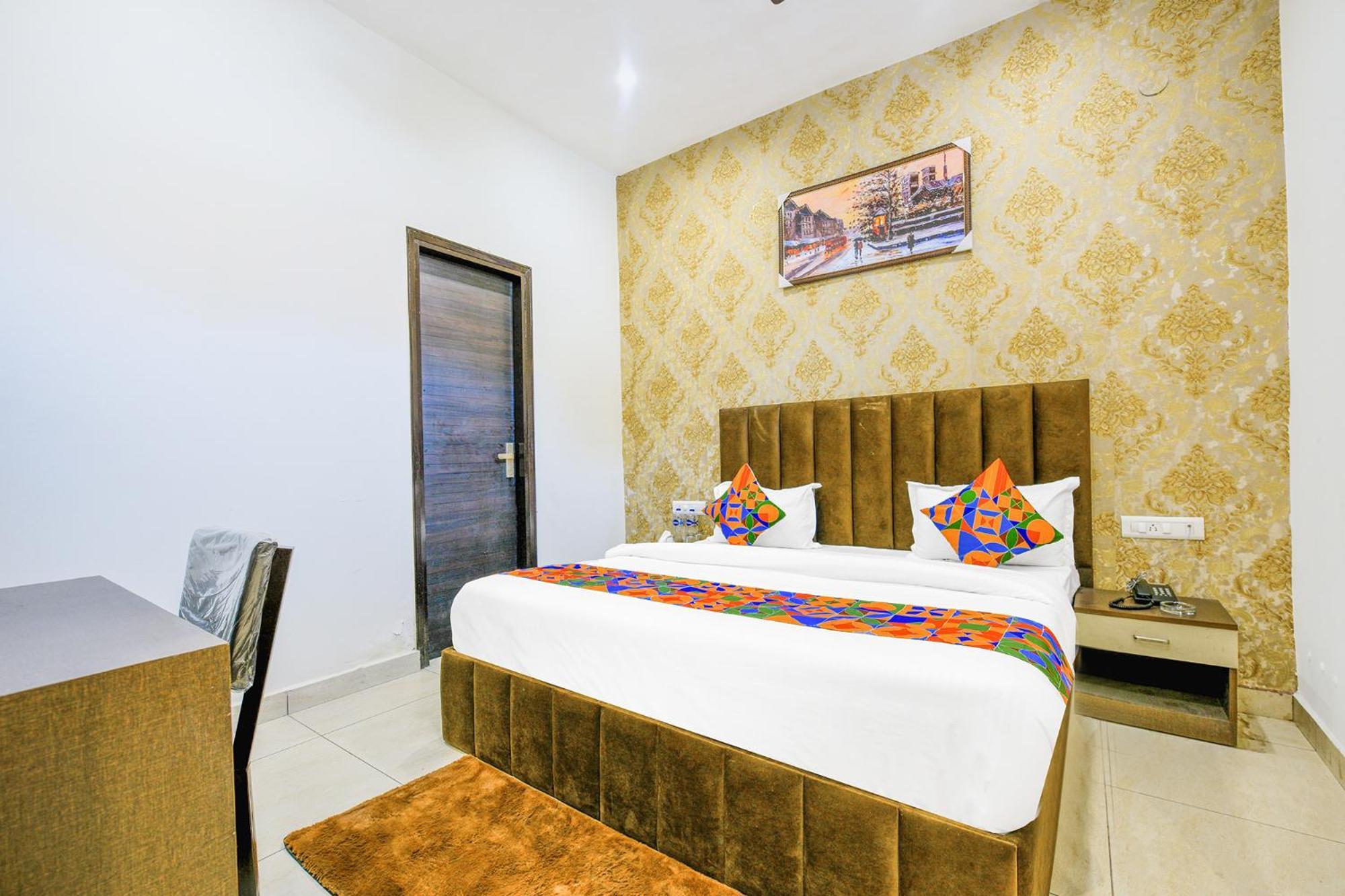 Fabhotel Royal Regency I Ludhiana Esterno foto